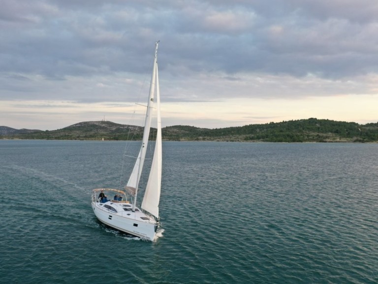 Sailboat to hire Pirovac at the best price