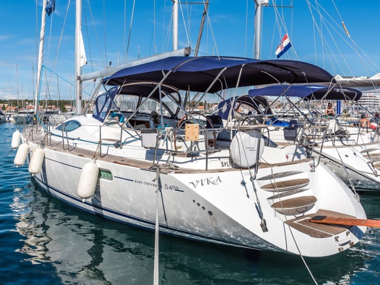 Hire Sailboat with or without skipper Jeanneau Pirovac