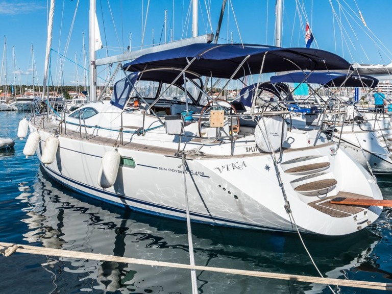Sailboat to hire Pirovac at the best price