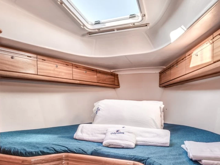 Sailboat to hire Pálairos at the best price