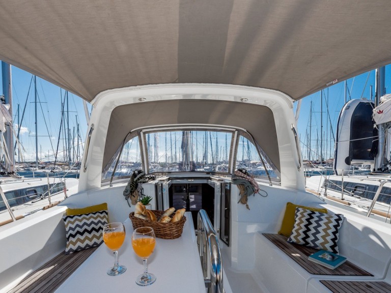 Yacht charter Biograd na Moru - Bénéteau Oceanis 38.1 on SamBoat
