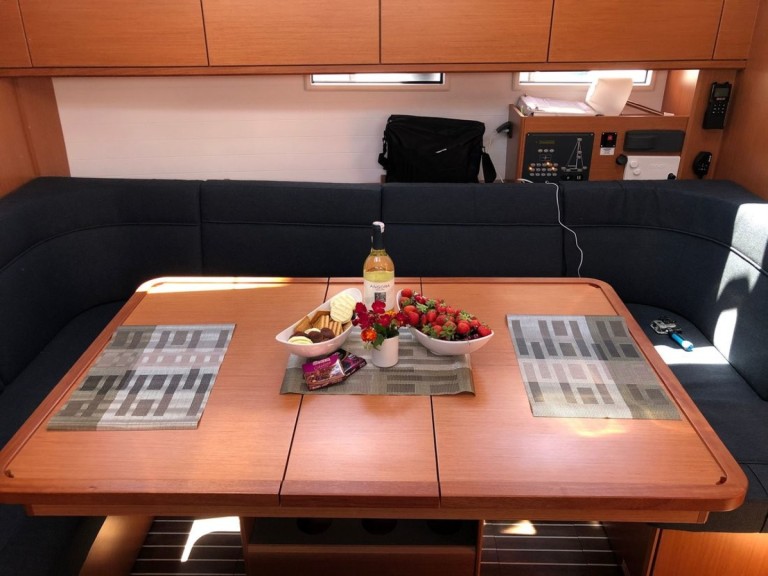 Sailboat to hire Göcek at the best price