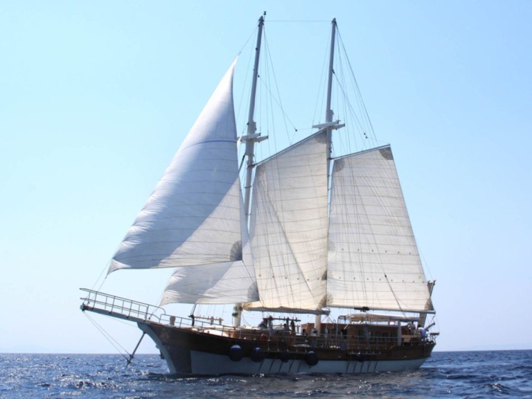 Sailboat to hire Split at the best price