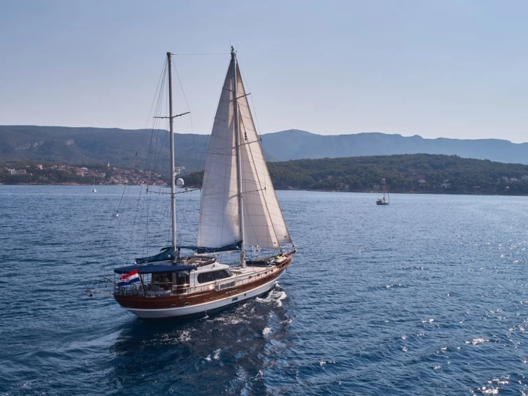 Hire a Lotus Lotus  Split