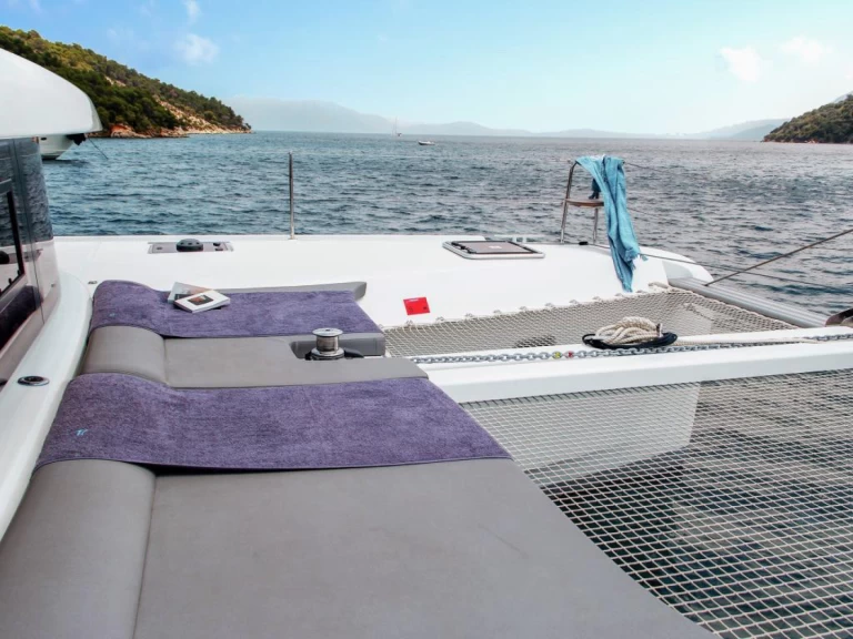 Catamaran hire in Alimos - Lagoon Lagoon 42