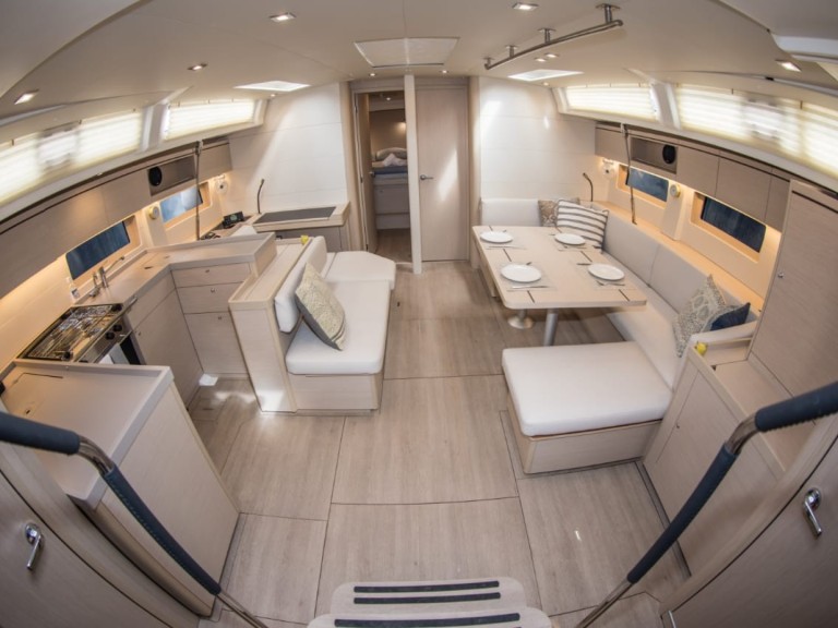 Bénéteau Oceanis 51.1 charter bareboat or skippered in  Alimos