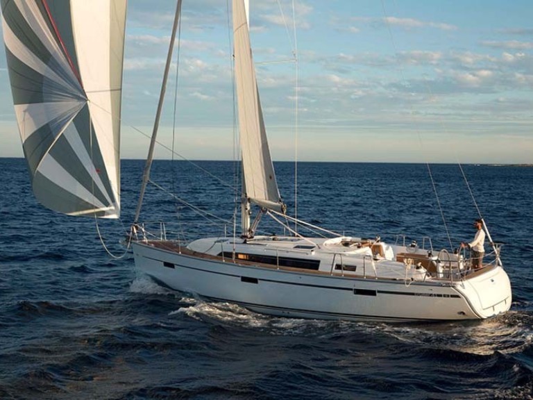 Sailboat to hire Jezera at the best price