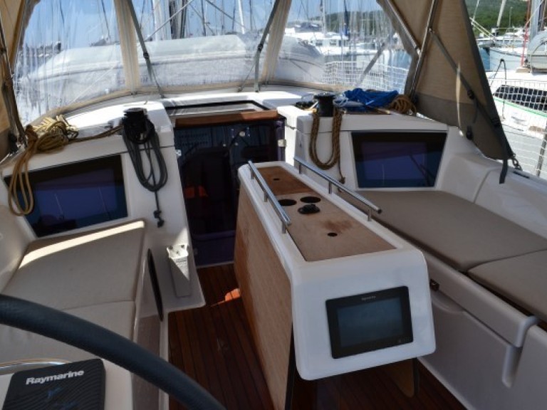 Hire Sailboat Dufour with a boat licence