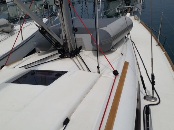 Hire Sailboat with or without skipper Jeanneau Sukošan