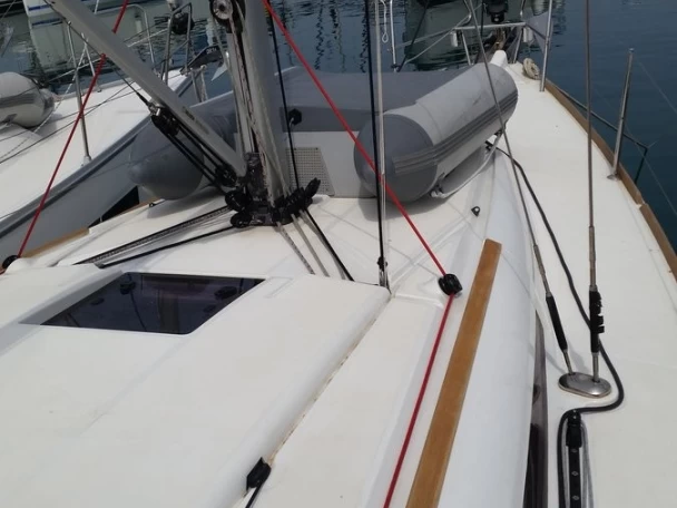 Hire Sailboat with or without skipper Jeanneau Sukošan
