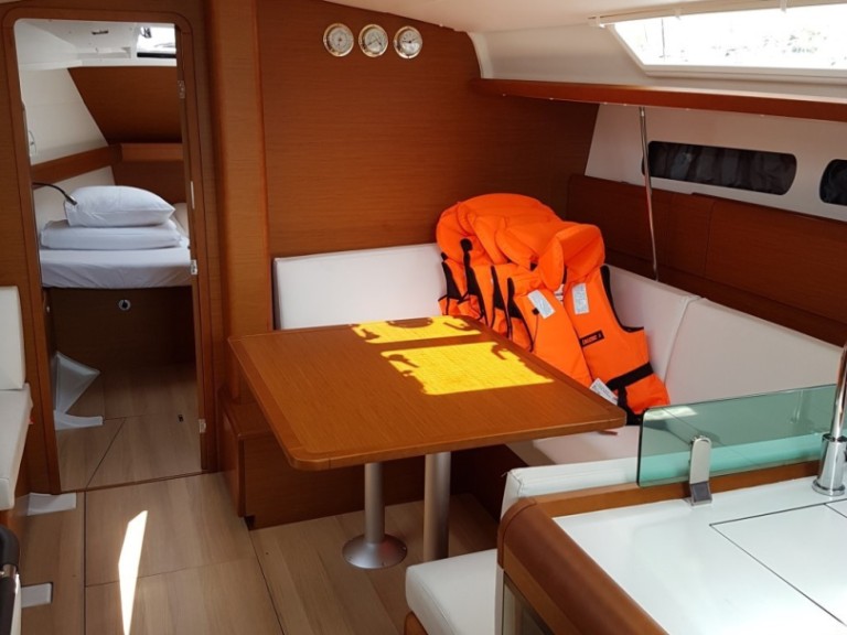 Yacht hire Sukošan cheap Sun Odyssey 419