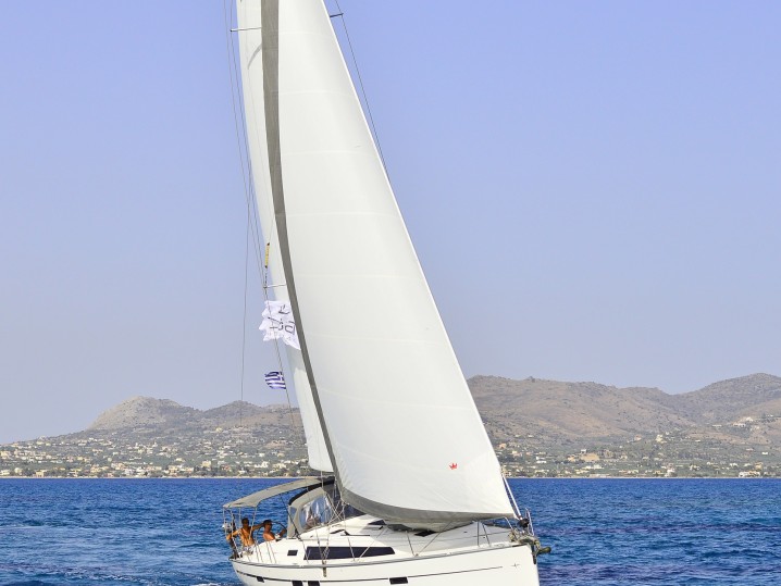 Sailboat hire in Alimos - Bavaria Cruiser 46