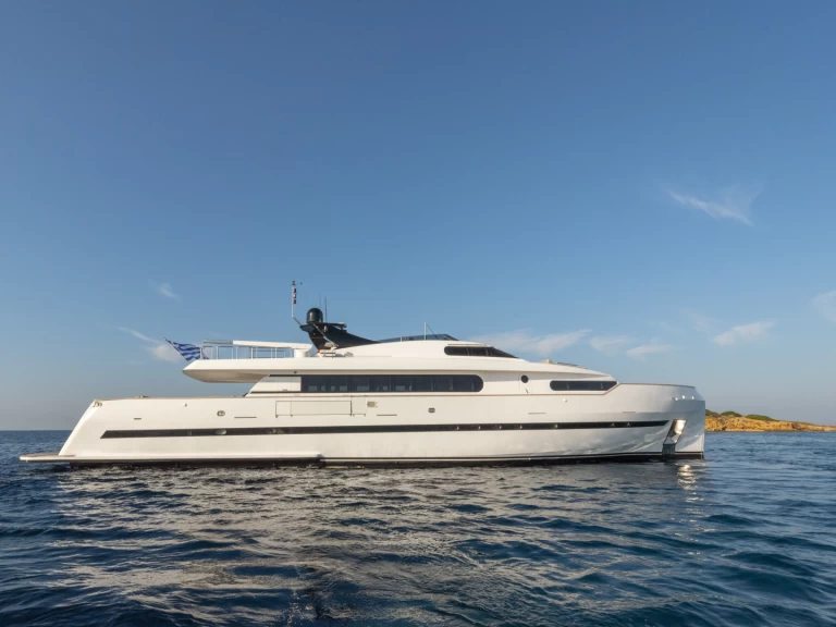 Hire a Bugari Bugari 100 - 5 + 2 cab. Alimos