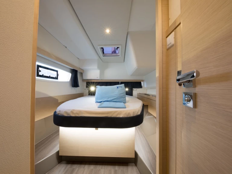 Yacht charter Göcek - Fountaine Pajot Lucia 40 on SamBoat