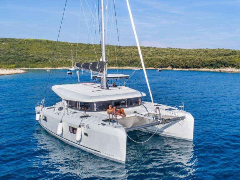 Hire a Lagoon Lagoon 42 Pula