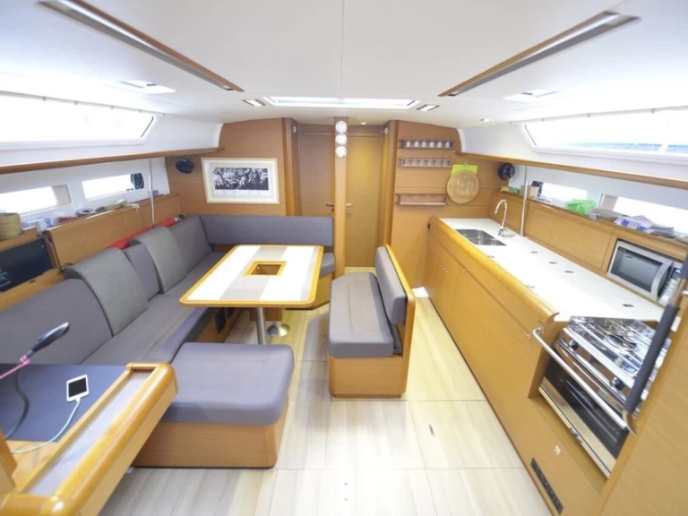 Hire Sailboat with or without skipper Jeanneau Cecina