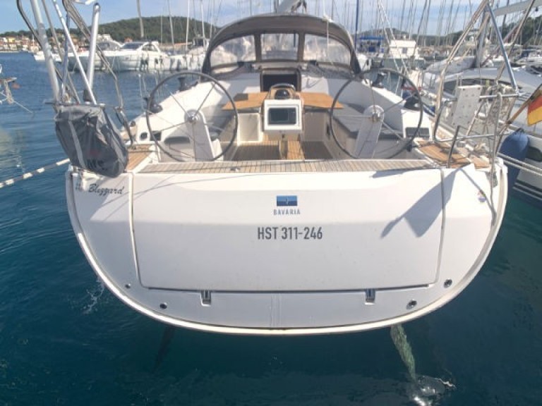 Hire Sailboat Bavaria with a boat licence