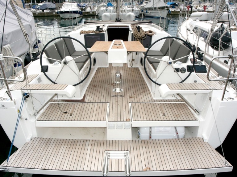 Yacht charter Pula - Dufour Dufour 382 Grand Large on SamBoat