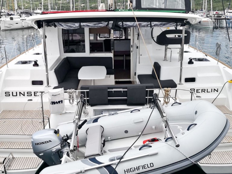 Catamaran hire in Pula - Lagoon Lagoon 40