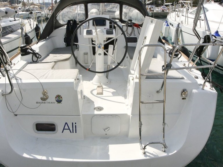 Hire Sailboat Bénéteau with a boat licence