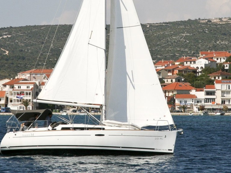 Bénéteau Oceanis 34.2 charter bareboat or skippered in  Pula