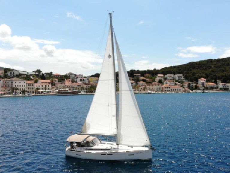 Sailboat hire in Rogoznica - Jeanneau Sun Odyssey 419