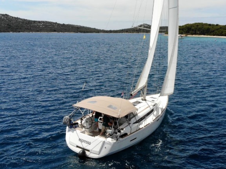 Charter a Jeanneau Sun Odyssey 419 in Rogoznica on Samboat