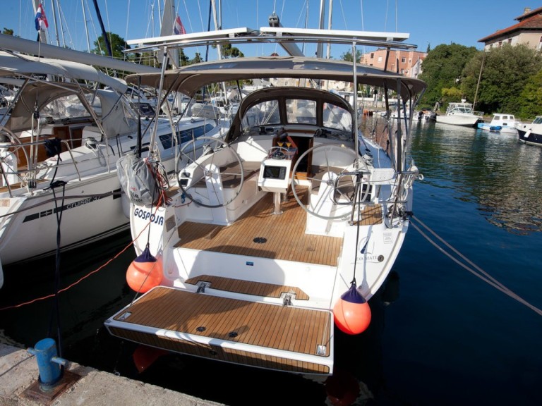 Hire a Bavaria Cruiser 37 Zadar