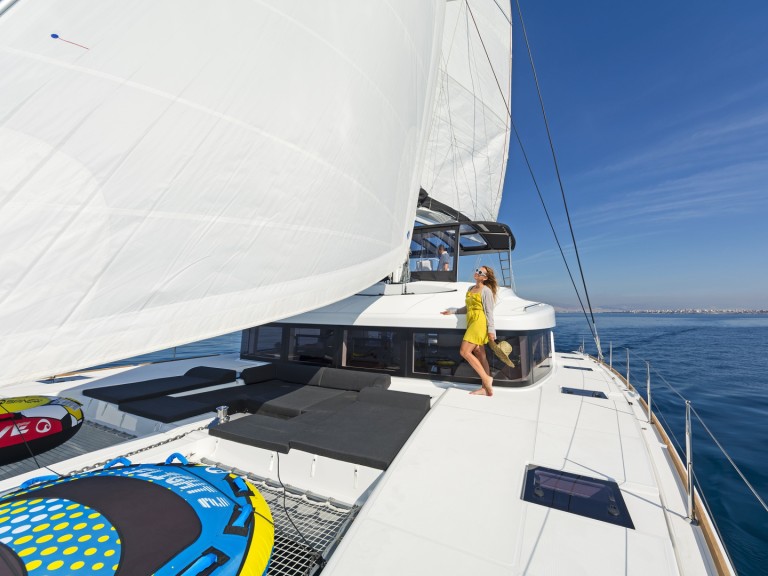 Hire Catamaran Lagoon with a boat licence
