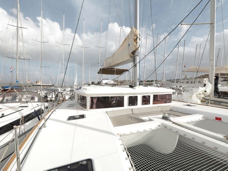 Hire Catamaran with or without skipper Lagoon Trogir