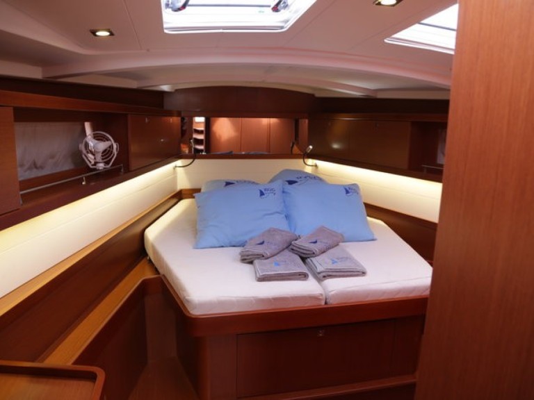Hire a Bénéteau Oceanis 45 Göcek