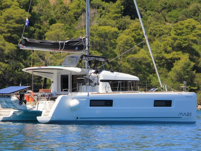 Charter a Lagoon Lagoon 40 in Šibenik on Samboat