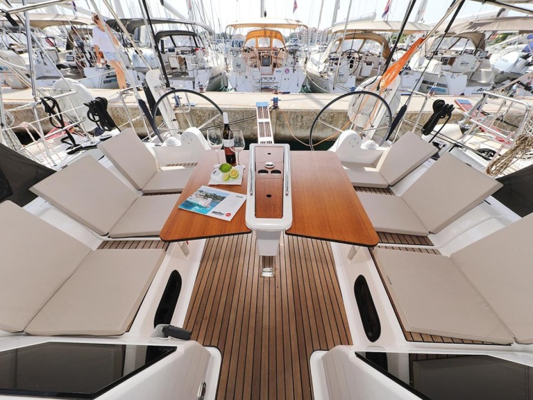 Charter a Dufour Dufour 382 Grand Large in Biograd na Moru on Samboat