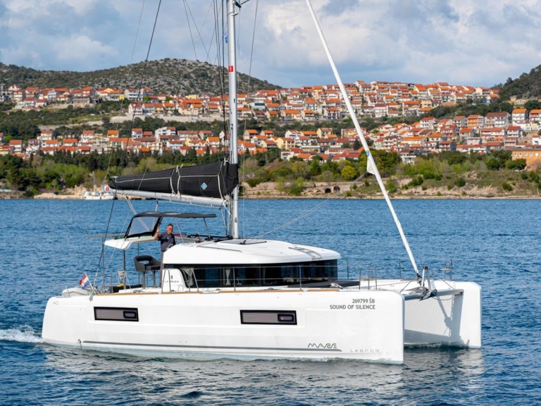 Hire Catamaran with or without skipper Lagoon Šibenik
