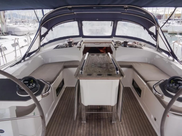 Hire Sailboat Bavaria with a boat licence