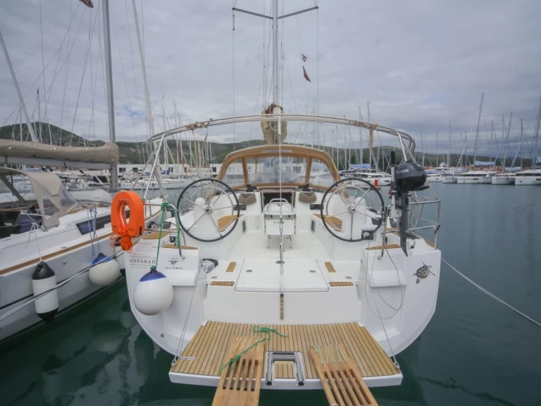 Sailboat hire in Seget Donji - Jeanneau Sun Odyssey 519
