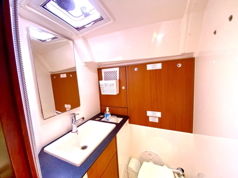 Hire Sailboat with or without skipper Bavaria Fethiye