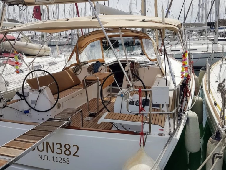 Hire Sailboat with or without skipper Dufour Alimos