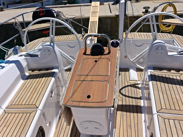 Sailboat hire in Sukošan - Elan Impression 444