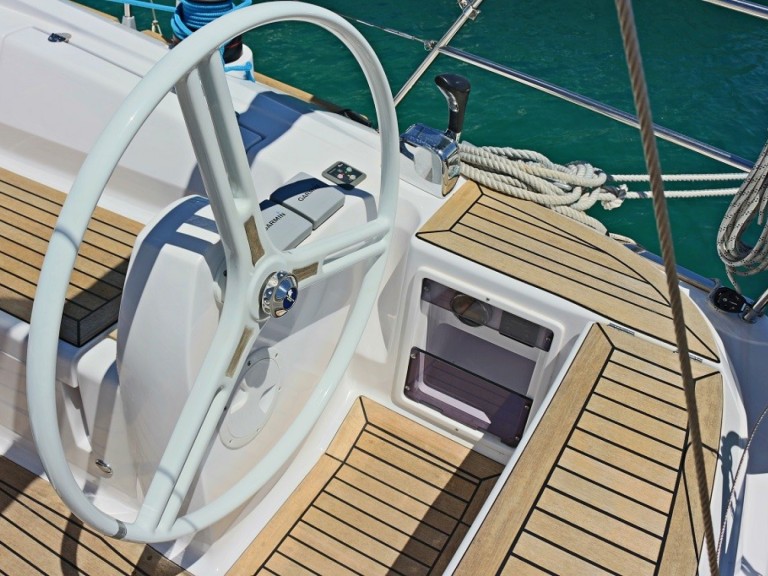 Hire Sailboat Elan with a boat licence