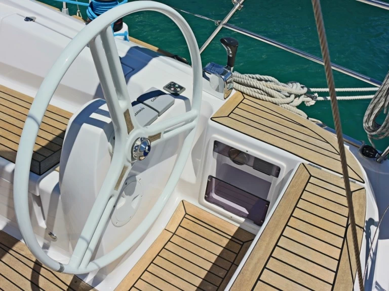 Hire Sailboat Elan with a boat licence