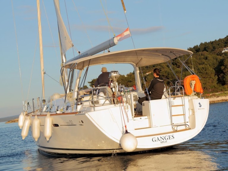Hire a Bénéteau Oceanis 50 Family Rogač