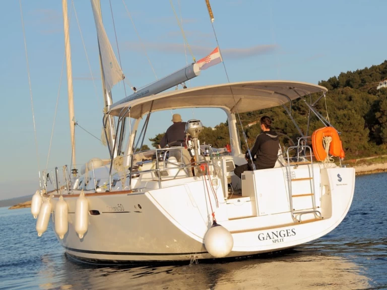 Hire a Bénéteau Oceanis 50 Family Rogač
