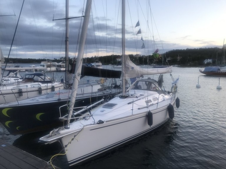 Sailboat to hire Bullandö Marina at the best price