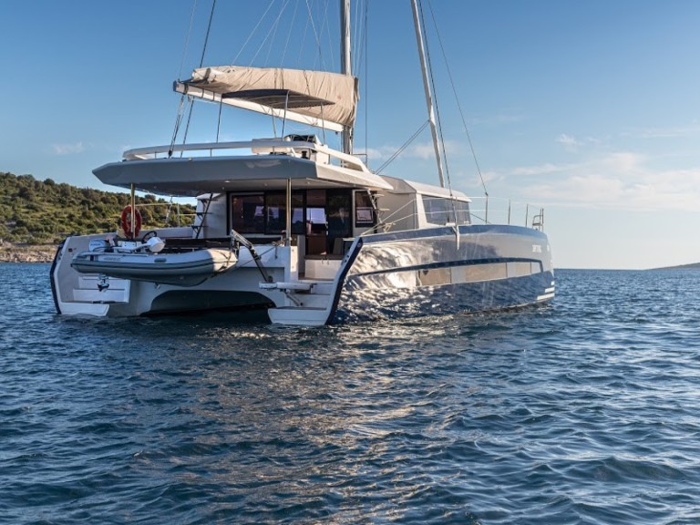Hire Catamaran Dufour with a boat licence