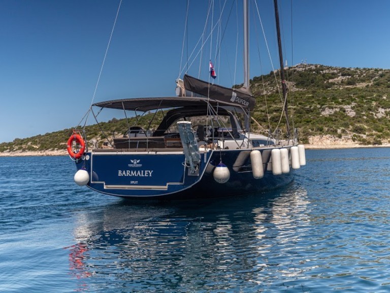 Sailboat to hire Primošten at the best price
