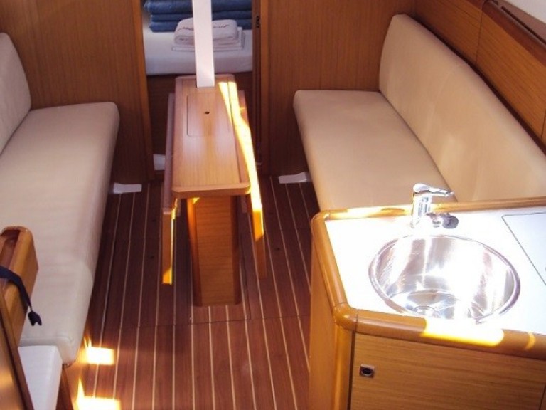 Jeanneau Sun Odyssey 30i charter bareboat or skippered in  Betina