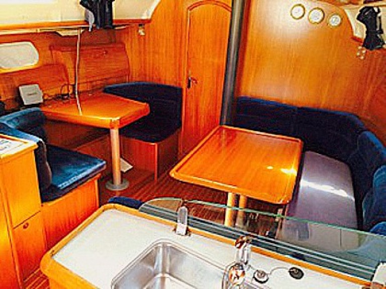 Hire Sailboat with or without skipper Jeanneau Betina