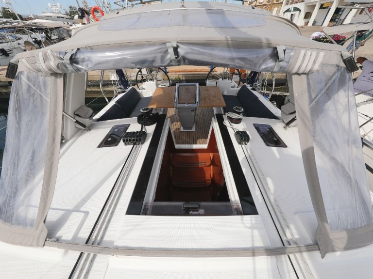 Sailboat hire in Zadar - Bénéteau Oceanis 41.1