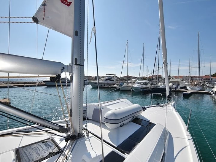 Sailboat hire in Zadar - Bénéteau Oceanis 46.1
